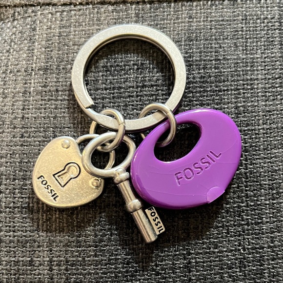Fossil Key-per Silver Lock & Key Keychain - Picture 2 of 7
